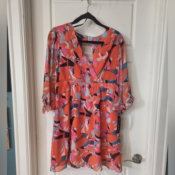 Clover and Sloane Flutter Sleeve Floral Mini Dress, Fit and Flare - Picture 2 of 9